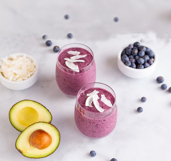 Avocado & Blueberry Smoothies